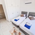 Sunshine Villa *