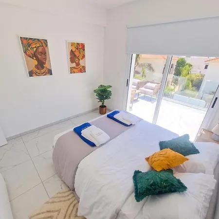 Sunshine أيا نابا