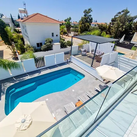 Sunshine Villa *
