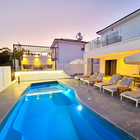 Sunshine Villa *