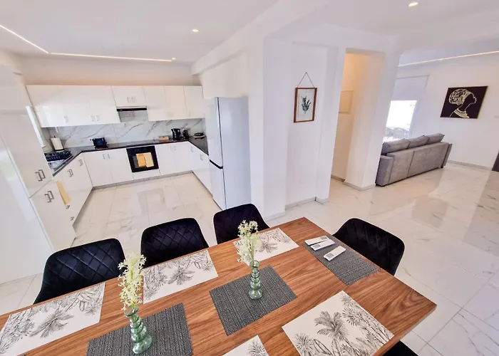 Sunshine Villa Aya Napa